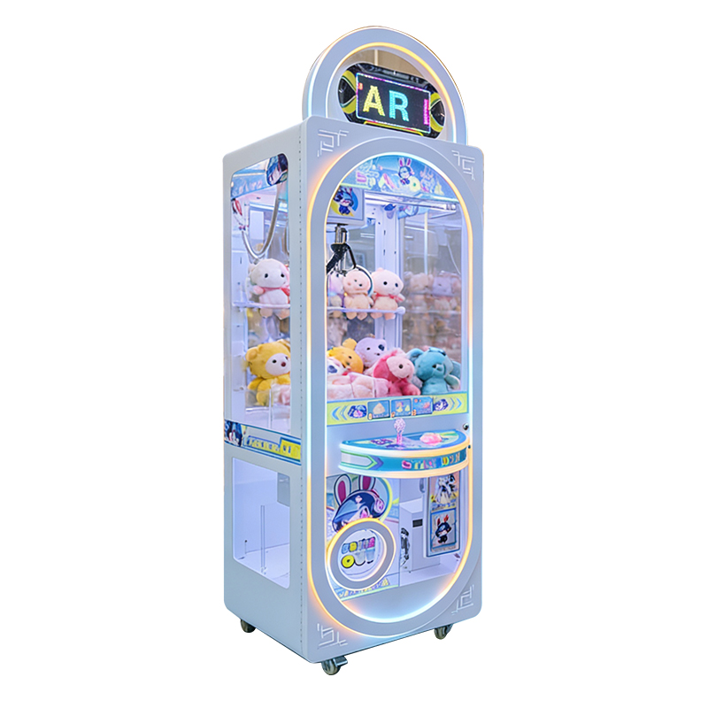 <strong>Transparent claw machine</strong>